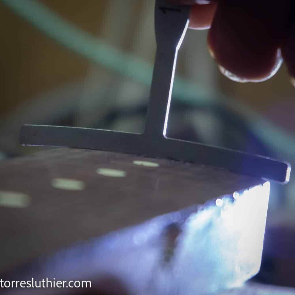 Retrastear Stratocaster telecaster radio 12 pulgadas. Rectificado de diapasón 5 radio de 12 pulgadas